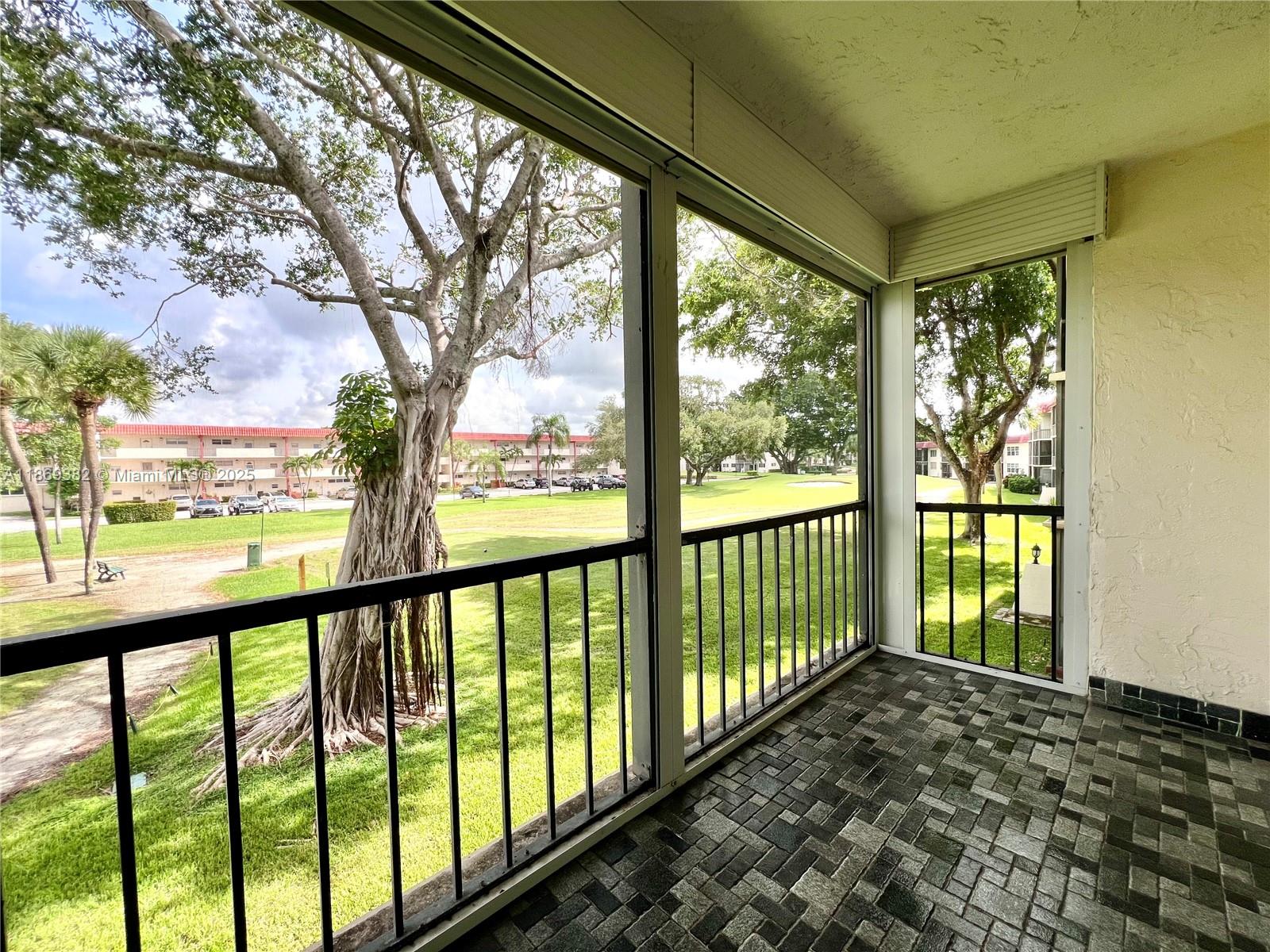 HOLLYBROOK GOLF AND - Residential Lease