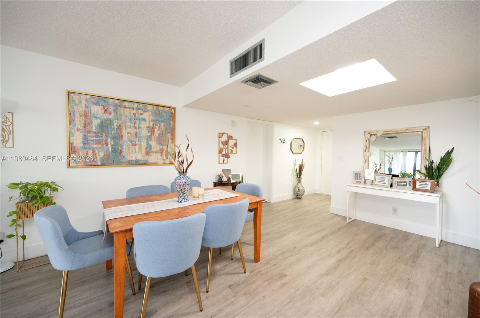 BUILDING 1B OF COUNTRY CL - Residential