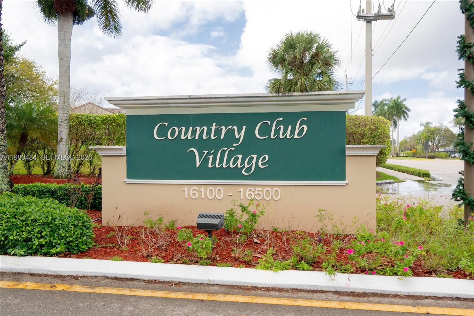 BUILDING 1B OF COUNTRY CL - Residential