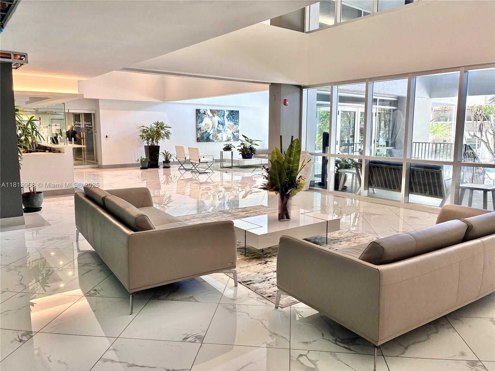 SILVER THATCH ATLANTIC PL - Residential