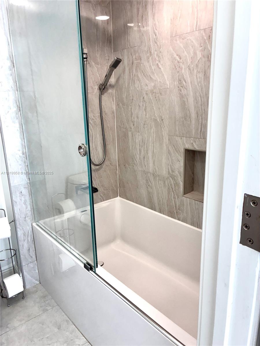 SILVER THATCH ATLANTIC PL - Residential