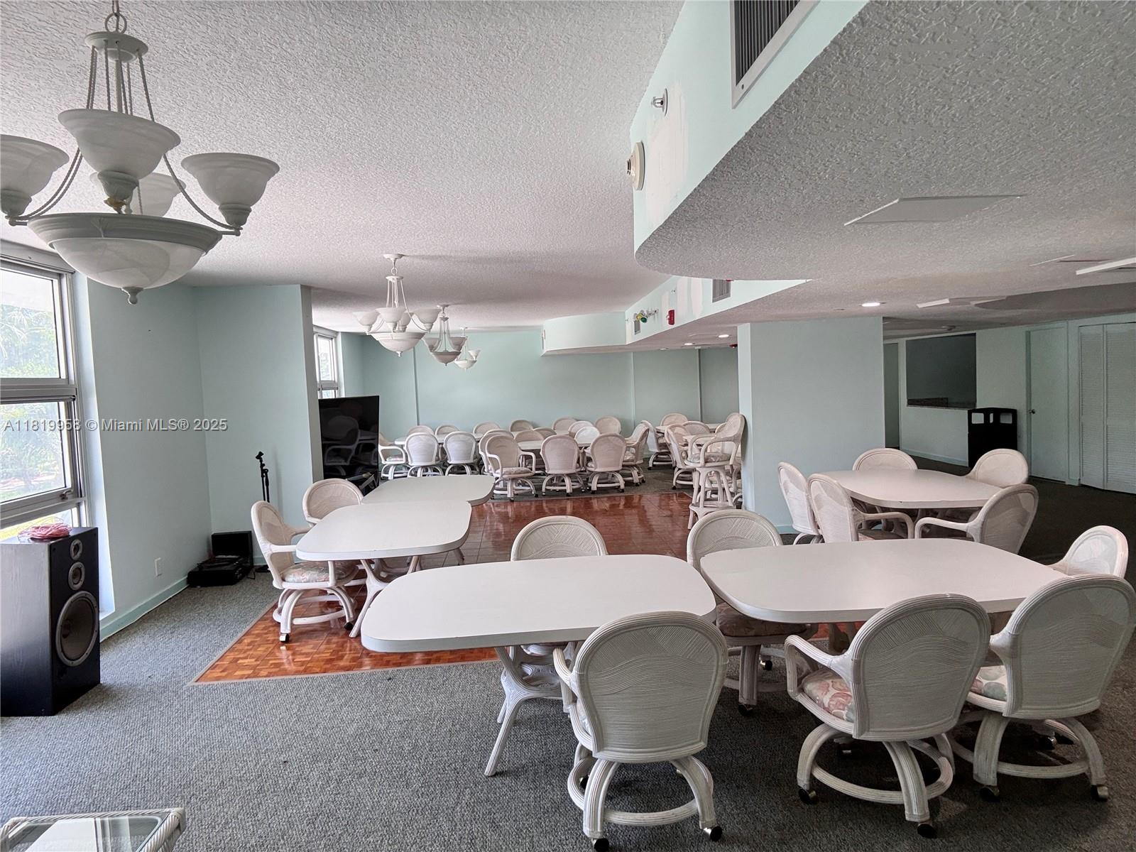 SILVER THATCH ATLANTIC PL - Residential