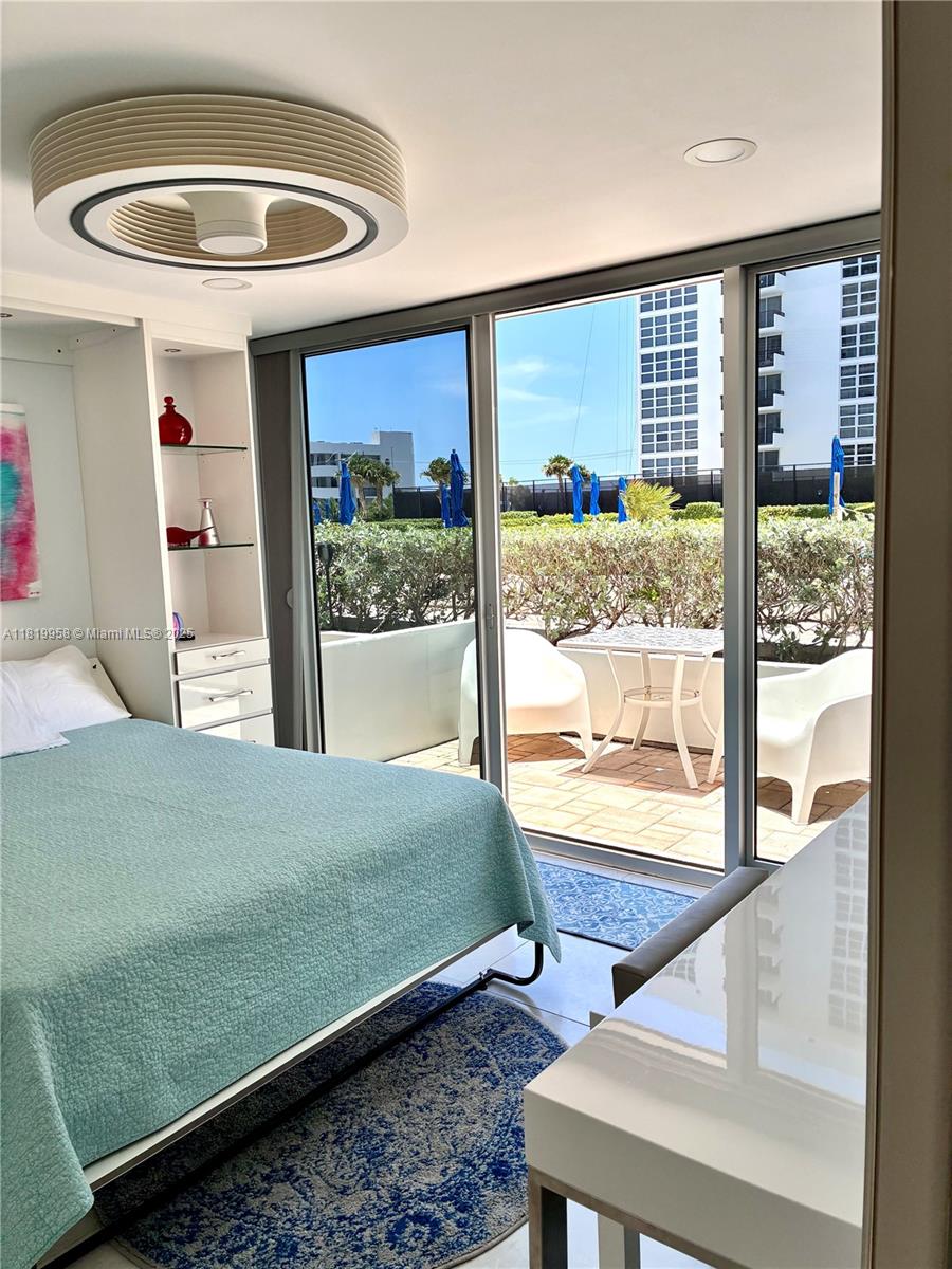 SILVER THATCH ATLANTIC PL - Residential