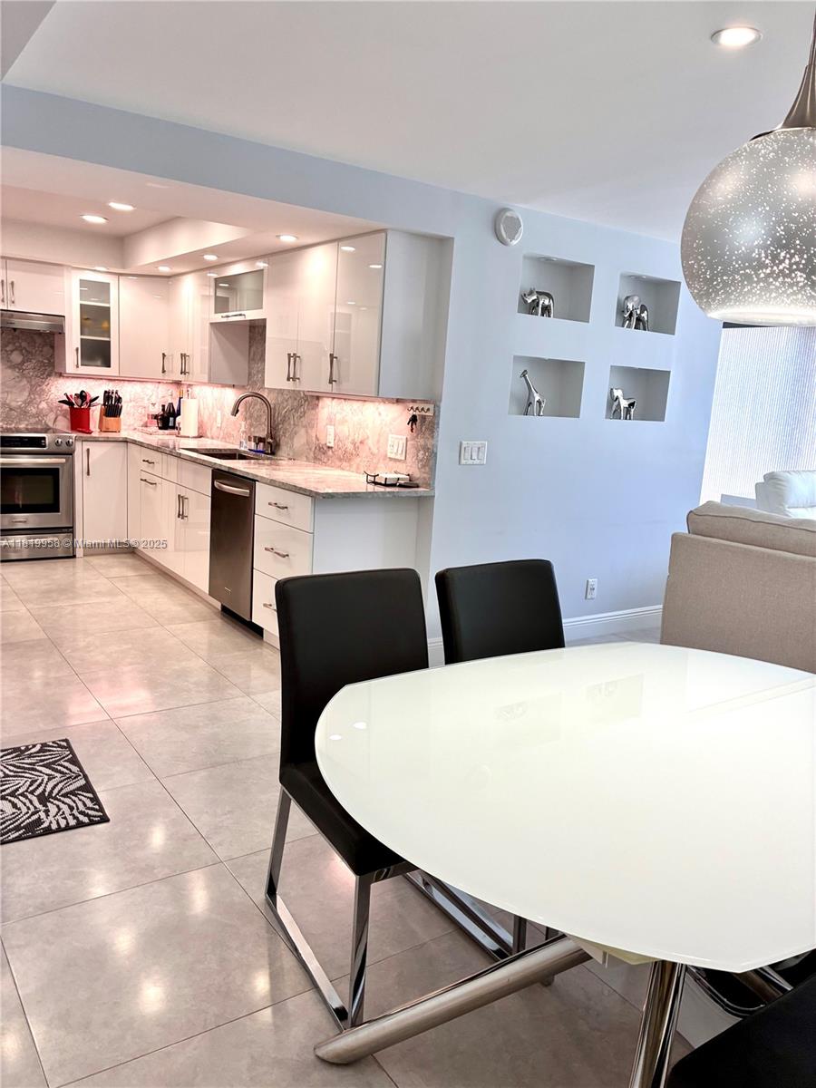 531 N Ocean Blvd 404