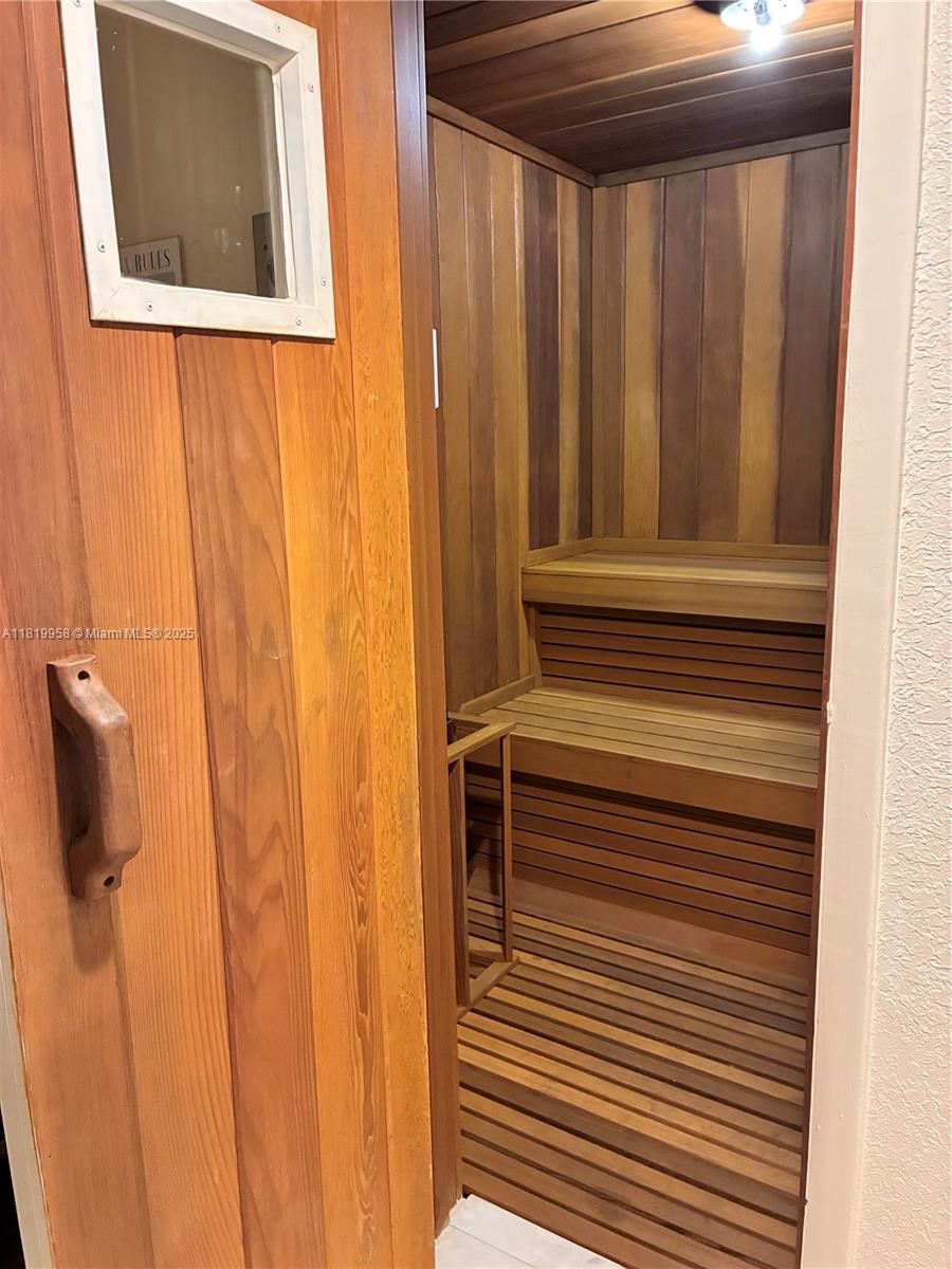 SILVER THATCH ATLANTIC PL - Residential