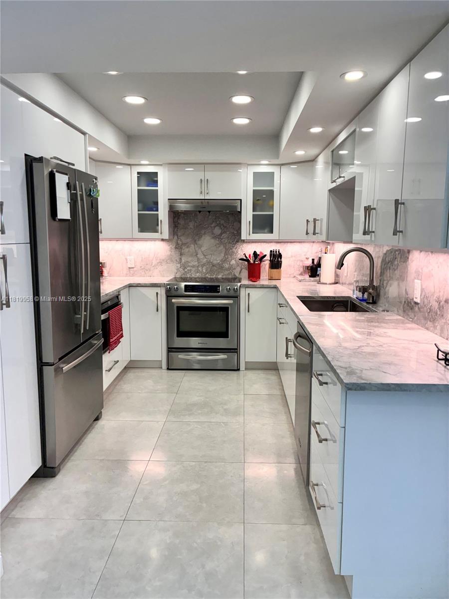 Property for Sale at 531 N Ocean Blvd 404, Pompano Beach, Broward County, Florida - Bedrooms: 2 
Bathrooms: 2  - $549,900