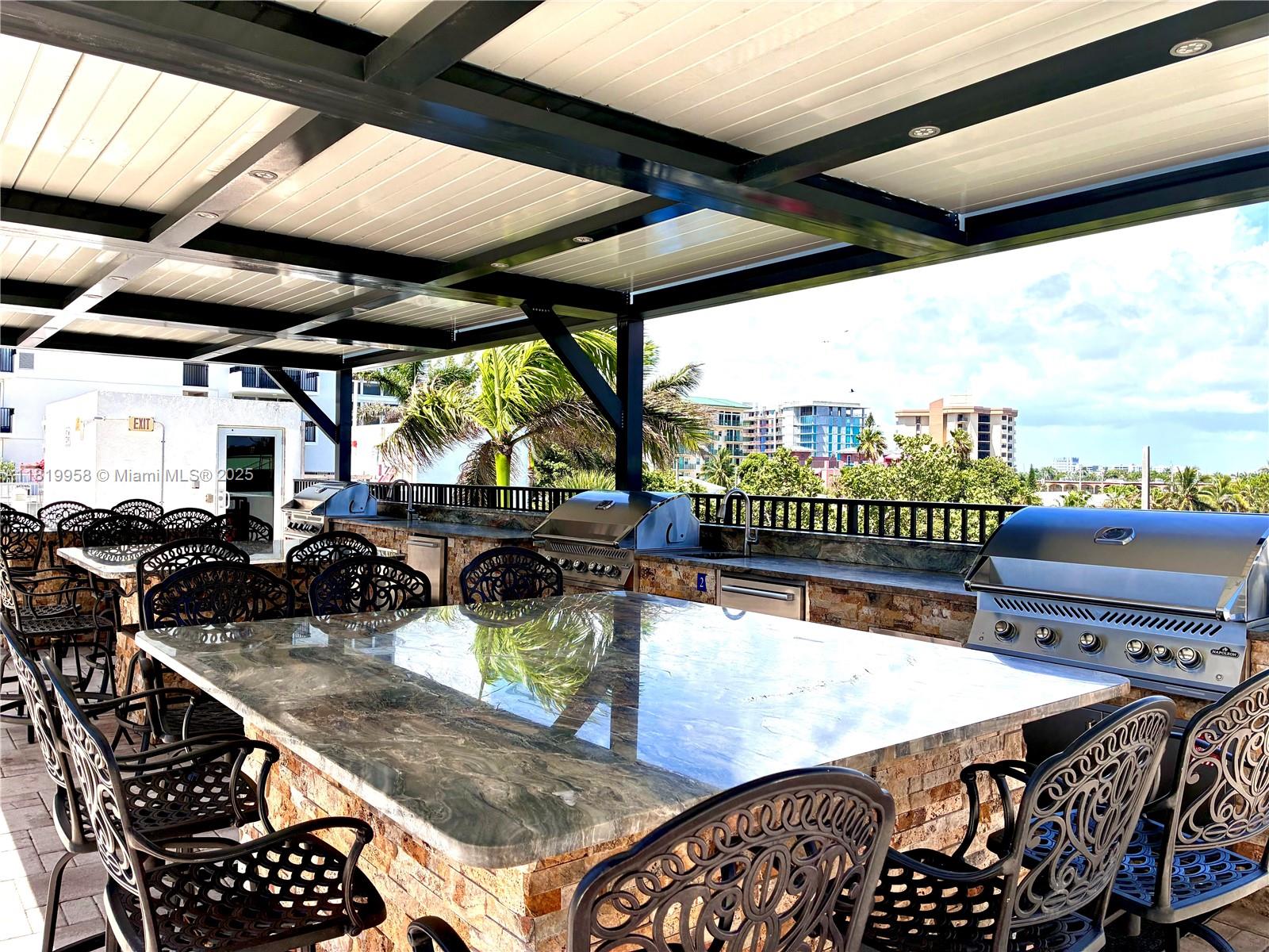 SILVER THATCH ATLANTIC PL - Residential