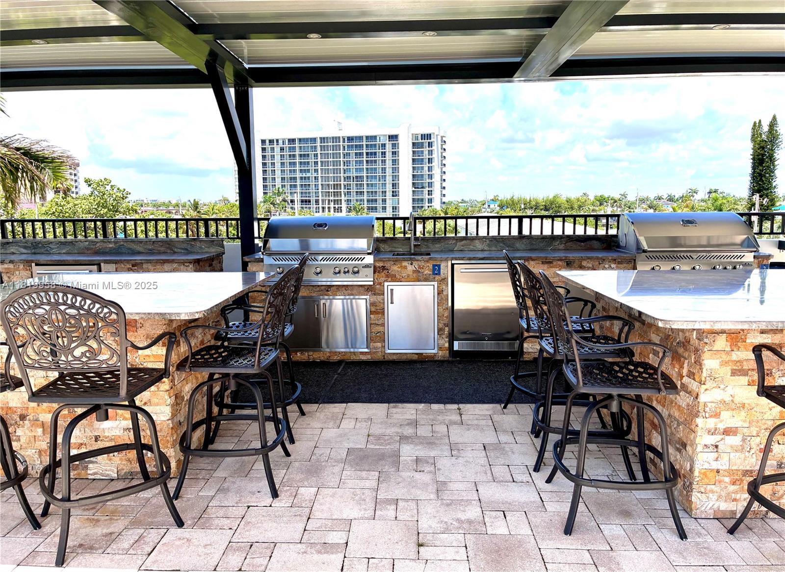 SILVER THATCH ATLANTIC PL - Residential