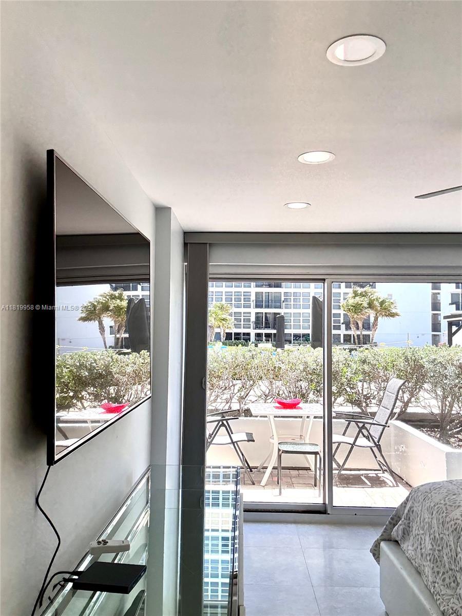 SILVER THATCH ATLANTIC PL - Residential