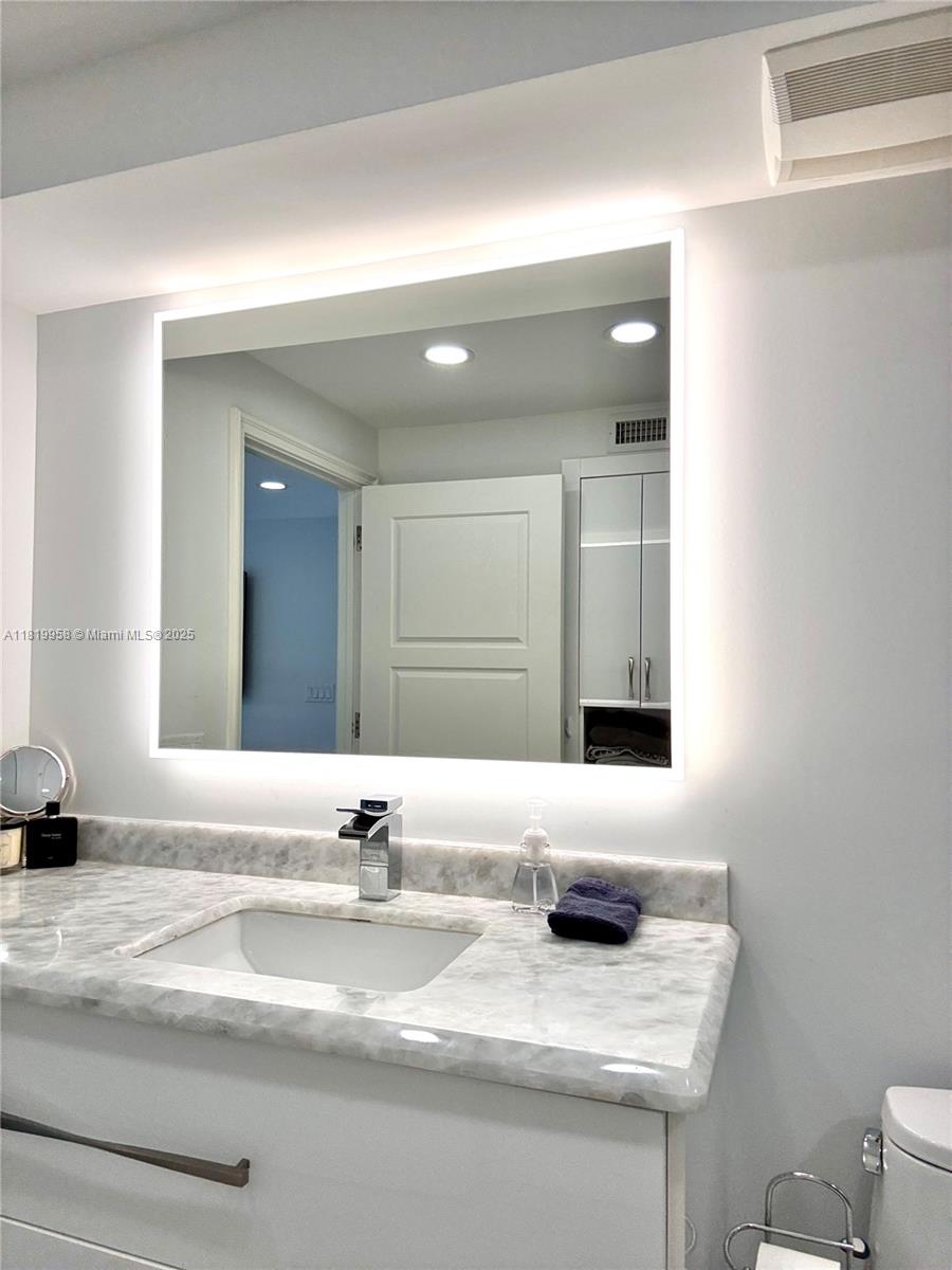 SILVER THATCH ATLANTIC PL - Residential