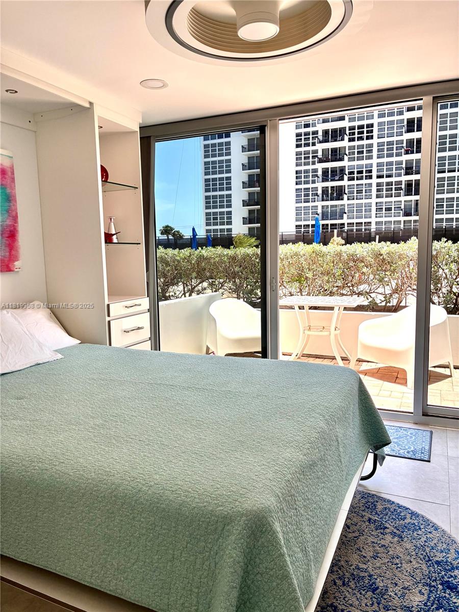 SILVER THATCH ATLANTIC PL - Residential