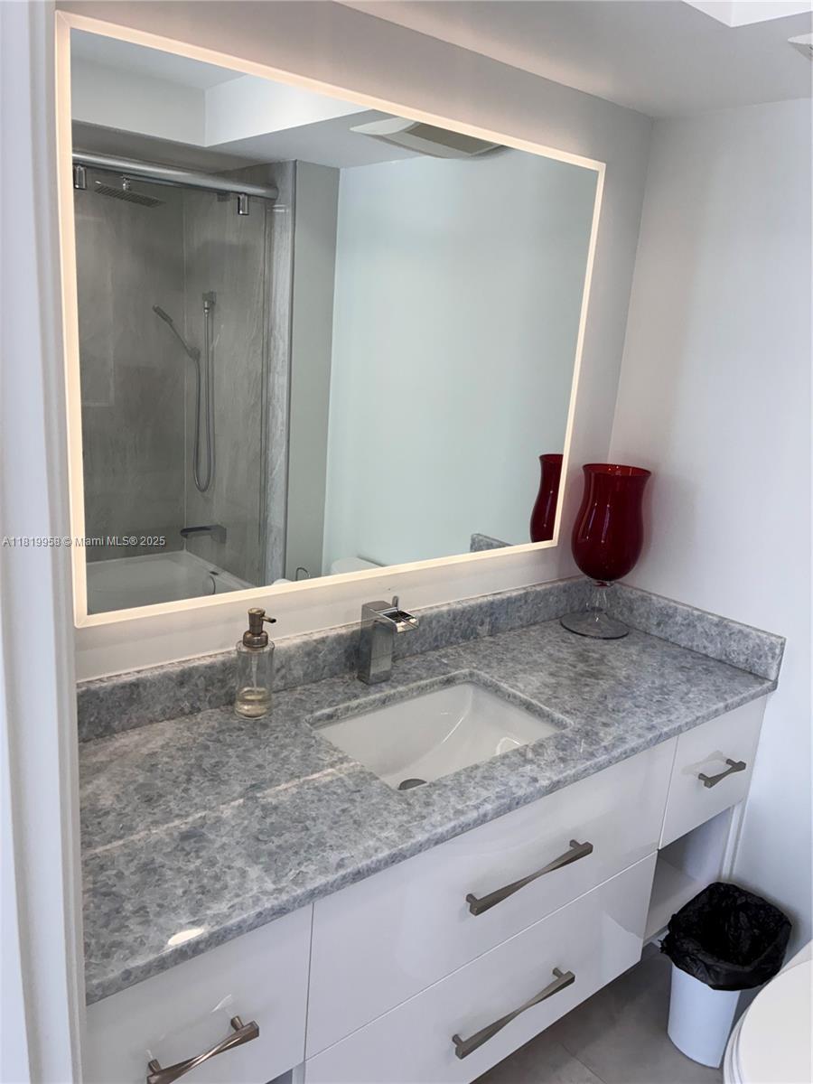 SILVER THATCH ATLANTIC PL - Residential