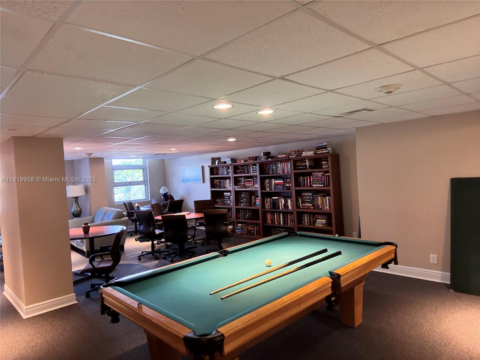 SILVER THATCH ATLANTIC PL - Residential