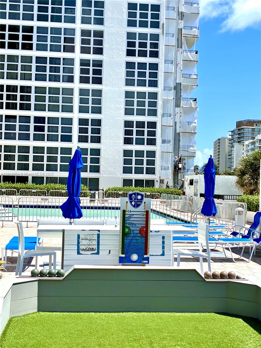 SILVER THATCH ATLANTIC PL - Residential