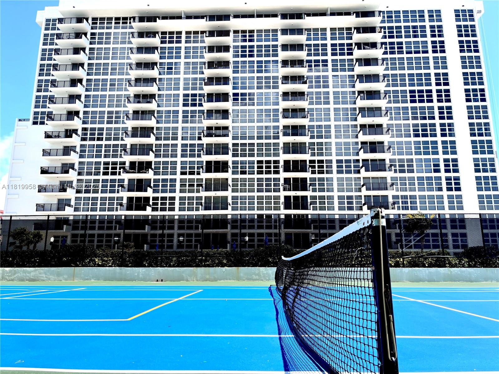 SILVER THATCH ATLANTIC PL - Residential