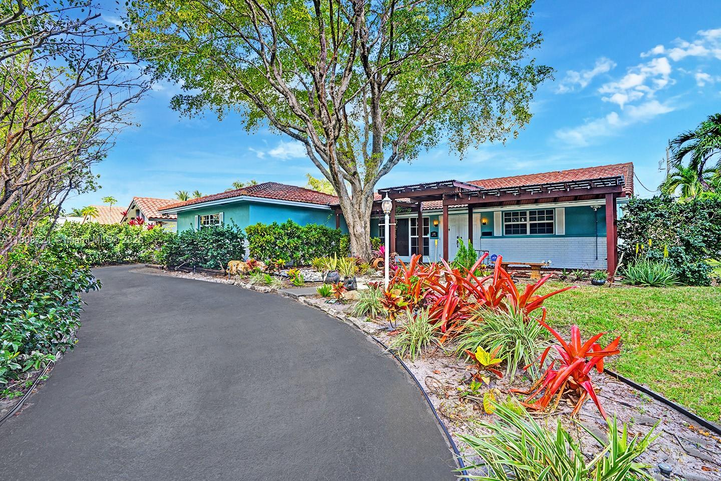 HOLLYWOOD GOLF ESTATES SE - Residential