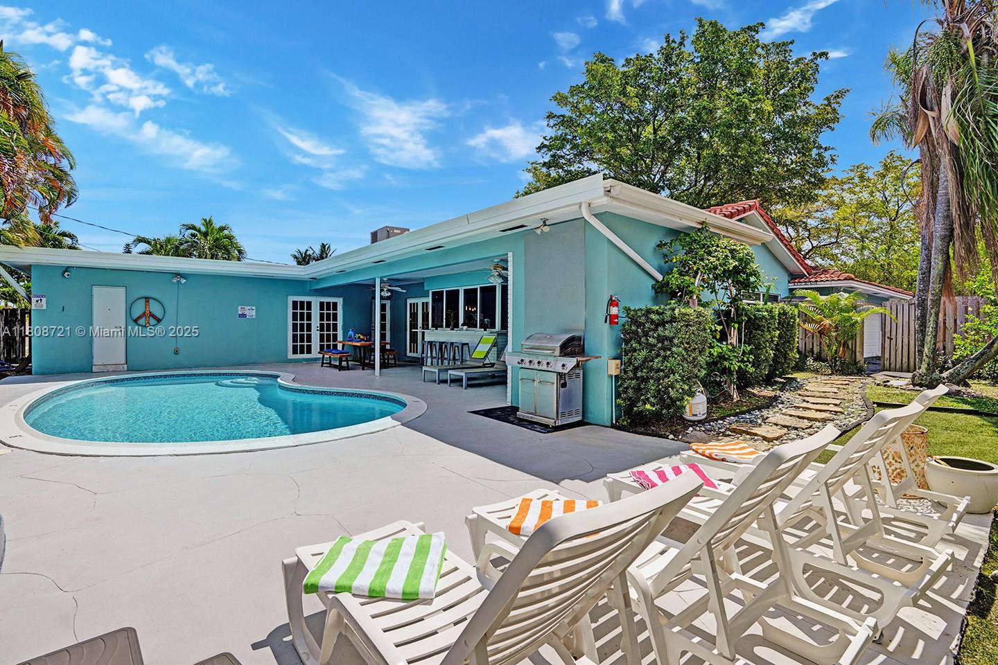 HOLLYWOOD GOLF ESTATES SE - Residential