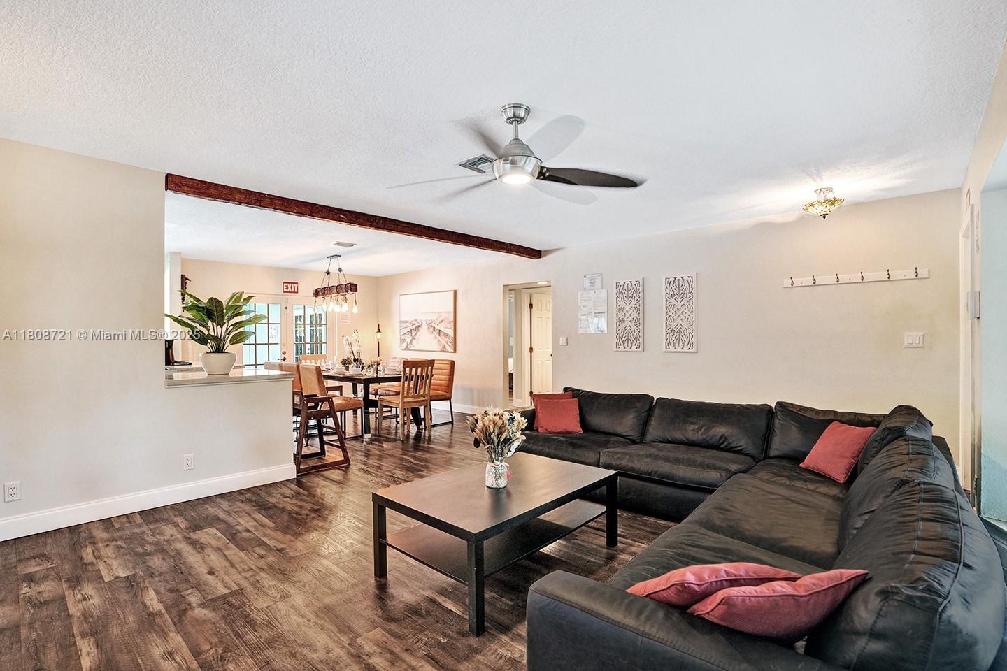 HOLLYWOOD GOLF ESTATES SE - Residential