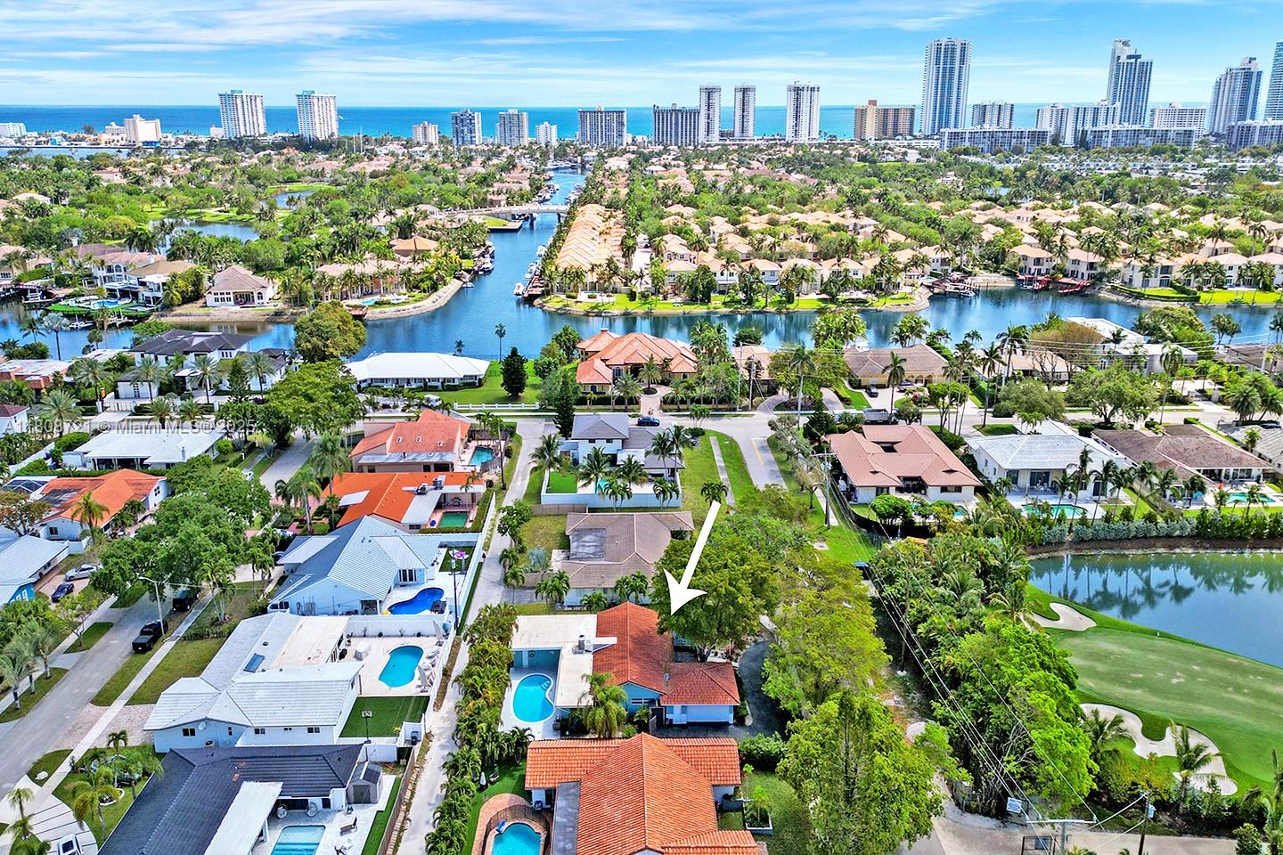 HOLLYWOOD GOLF ESTATES SE - Residential