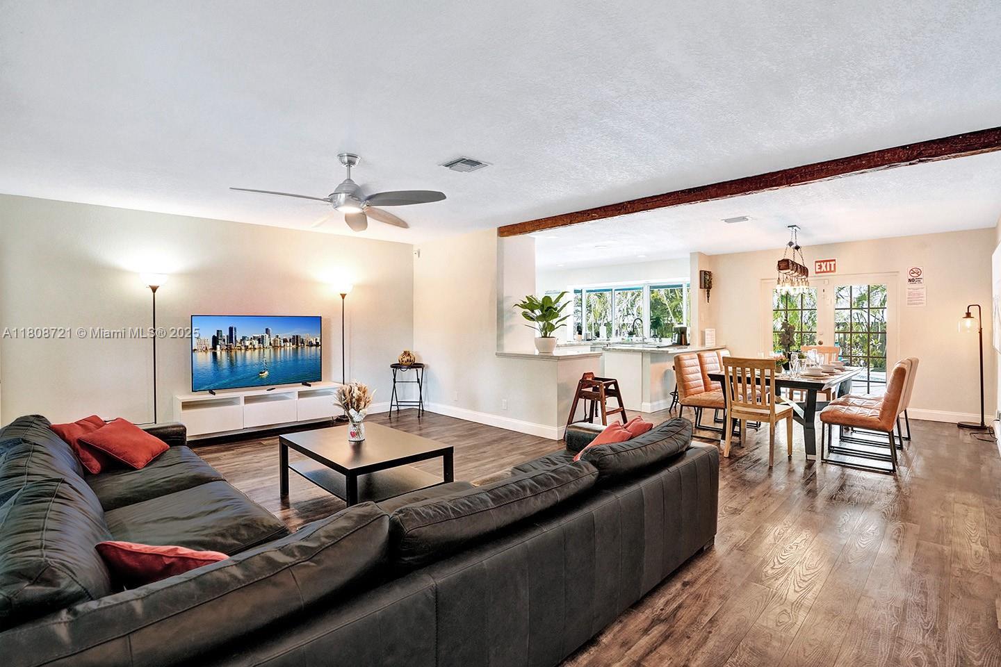 HOLLYWOOD GOLF ESTATES SE - Residential