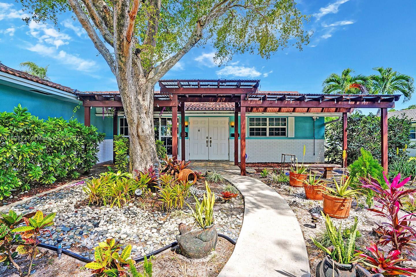 HOLLYWOOD GOLF ESTATES SE - Residential