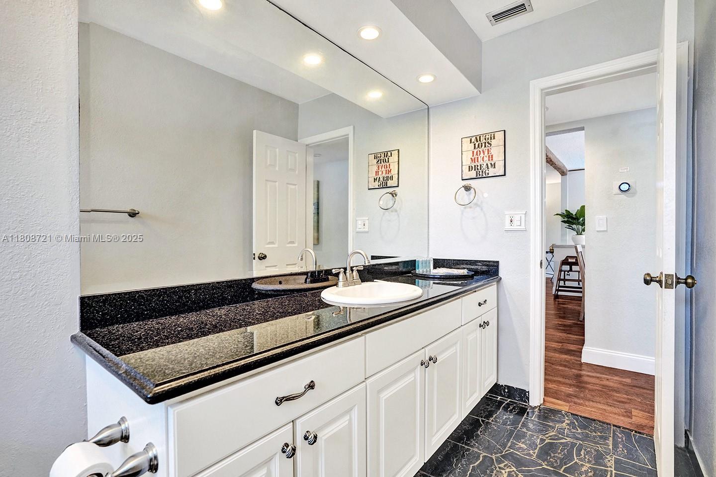 HOLLYWOOD GOLF ESTATES SE - Residential