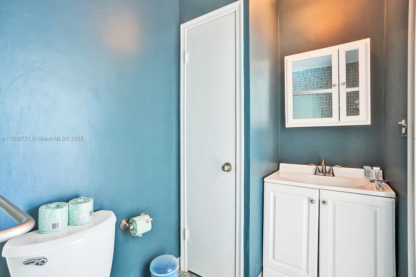 HOLLYWOOD GOLF ESTATES SE - Residential