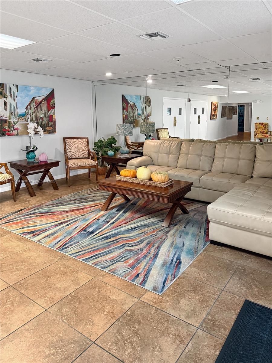 ORIOLE GOLF & TENNIS CLUB - Residential Lease