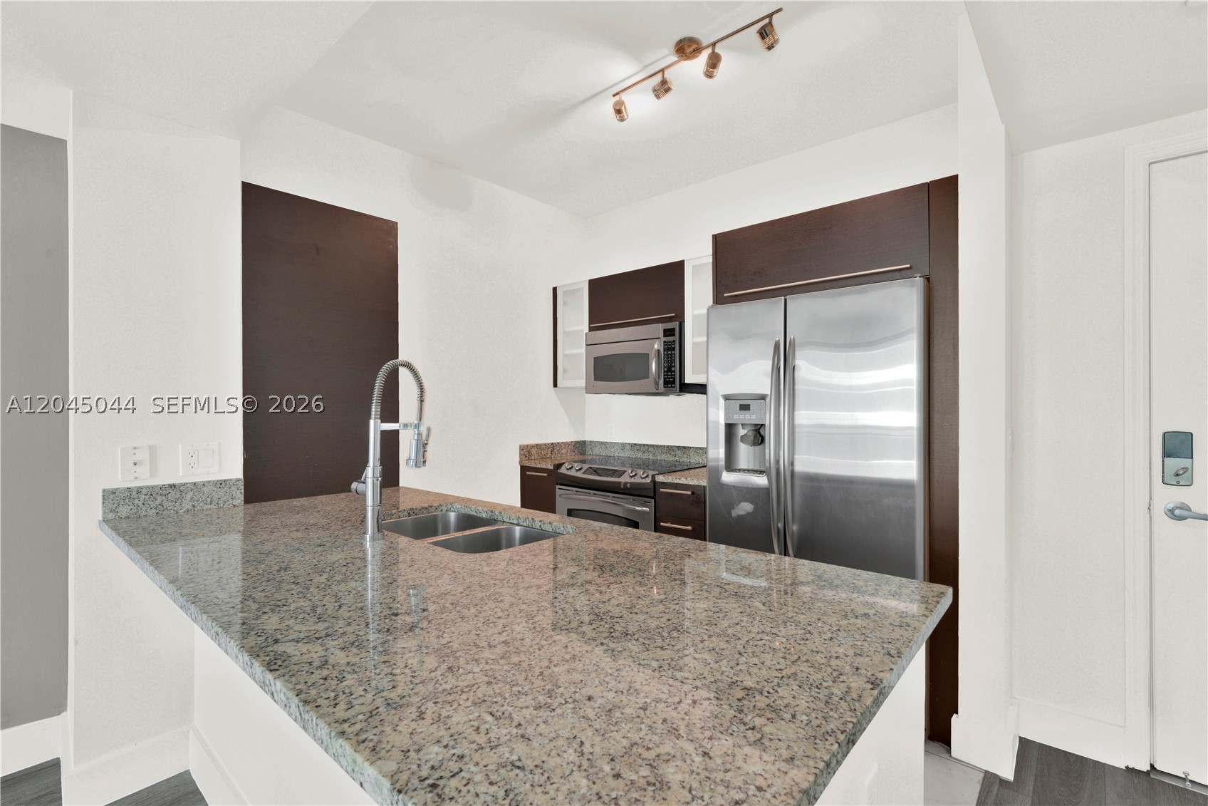 950 Brickell Bay Dr 802