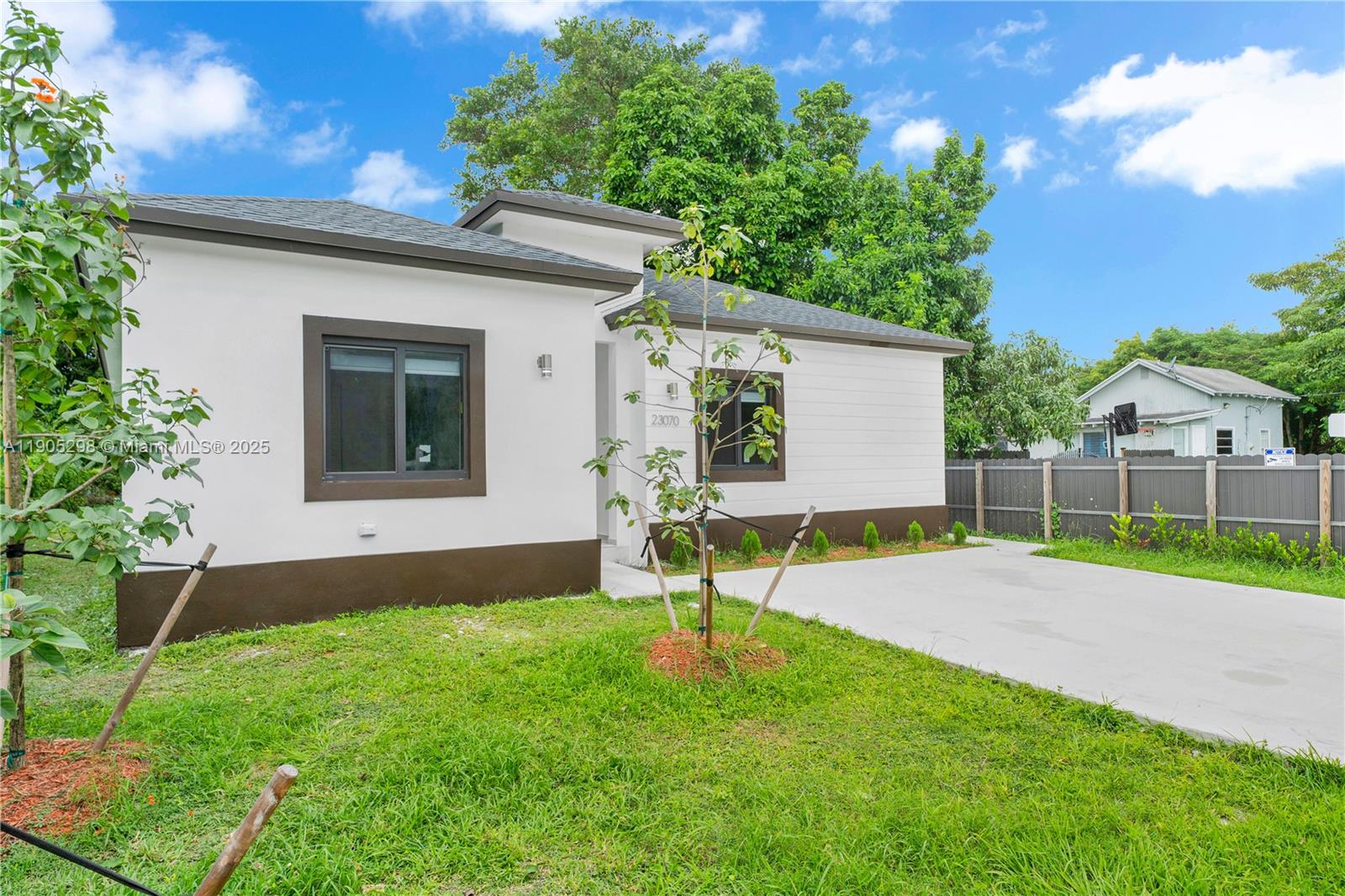 SILVER PALM PARK - Residential