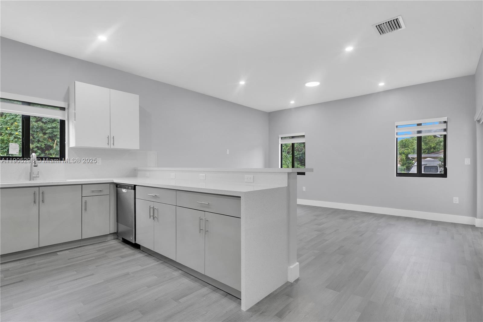 SILVER PALM PARK - Residential