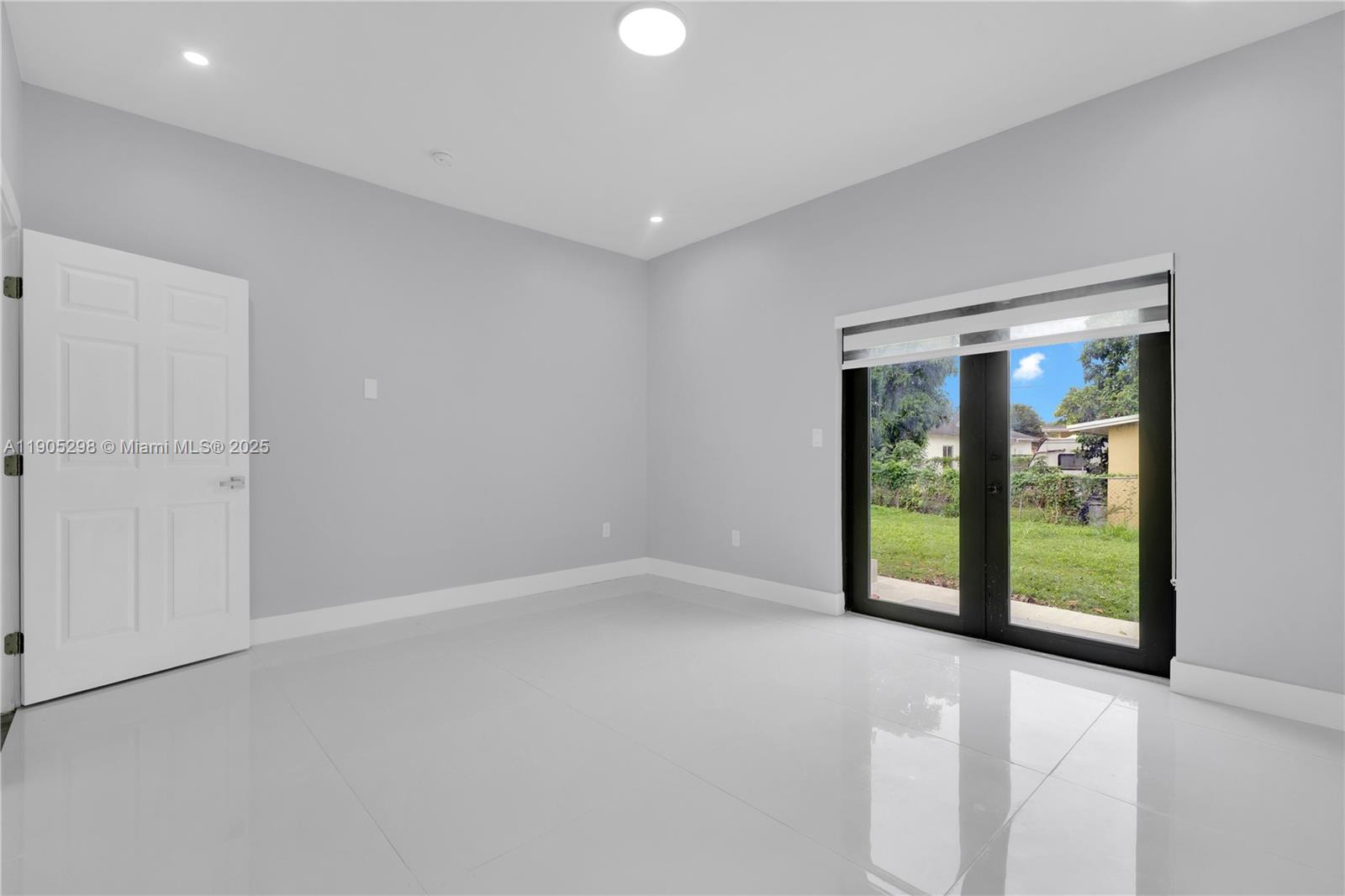 SILVER PALM PARK - Residential