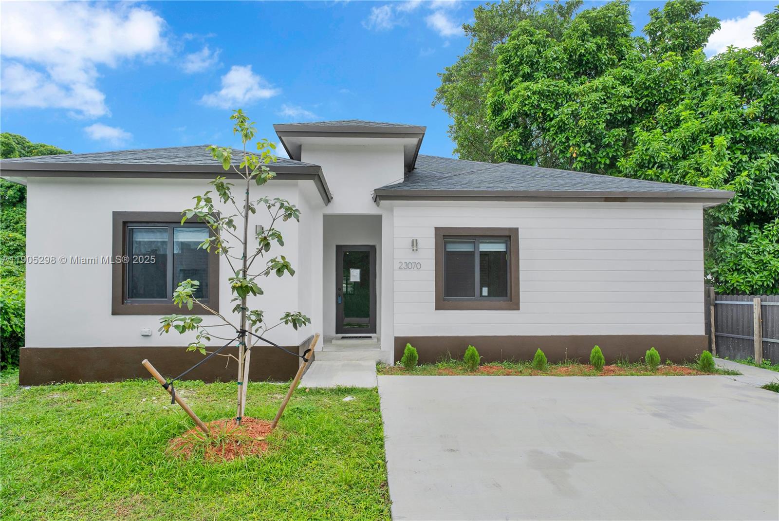 SILVER PALM PARK - Residential