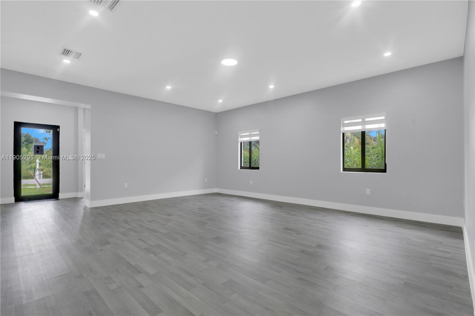 SILVER PALM PARK - Residential