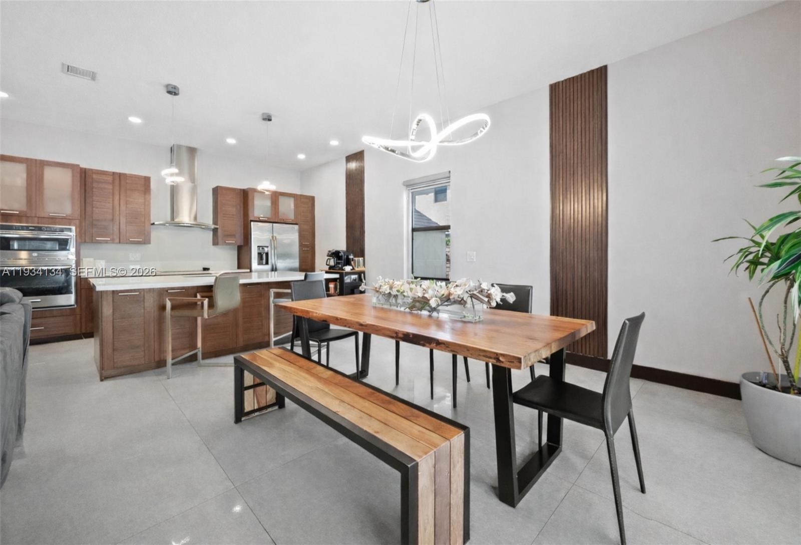 DUNNWOODY LAKE - Residential