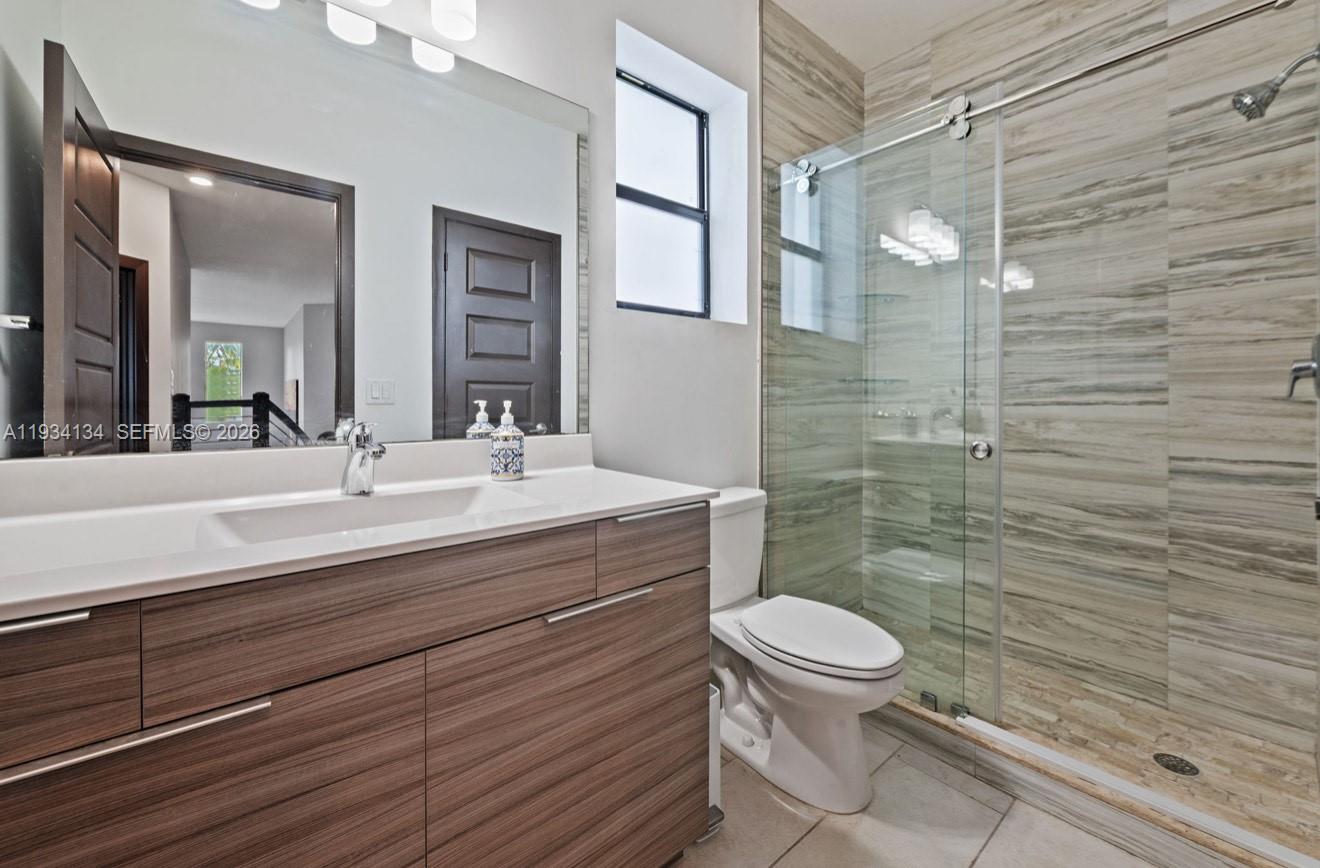 DUNNWOODY LAKE - Residential