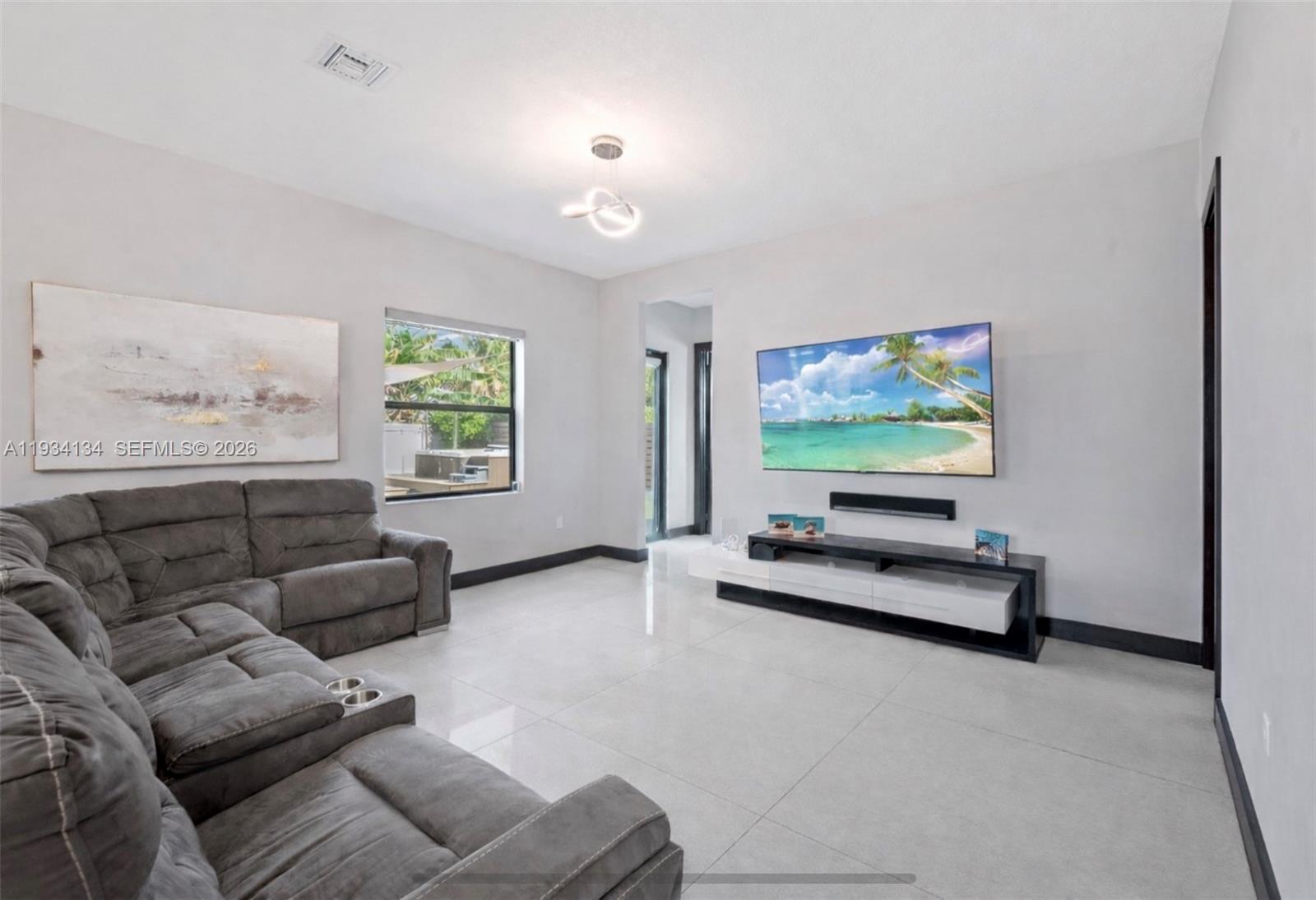 DUNNWOODY LAKE - Residential