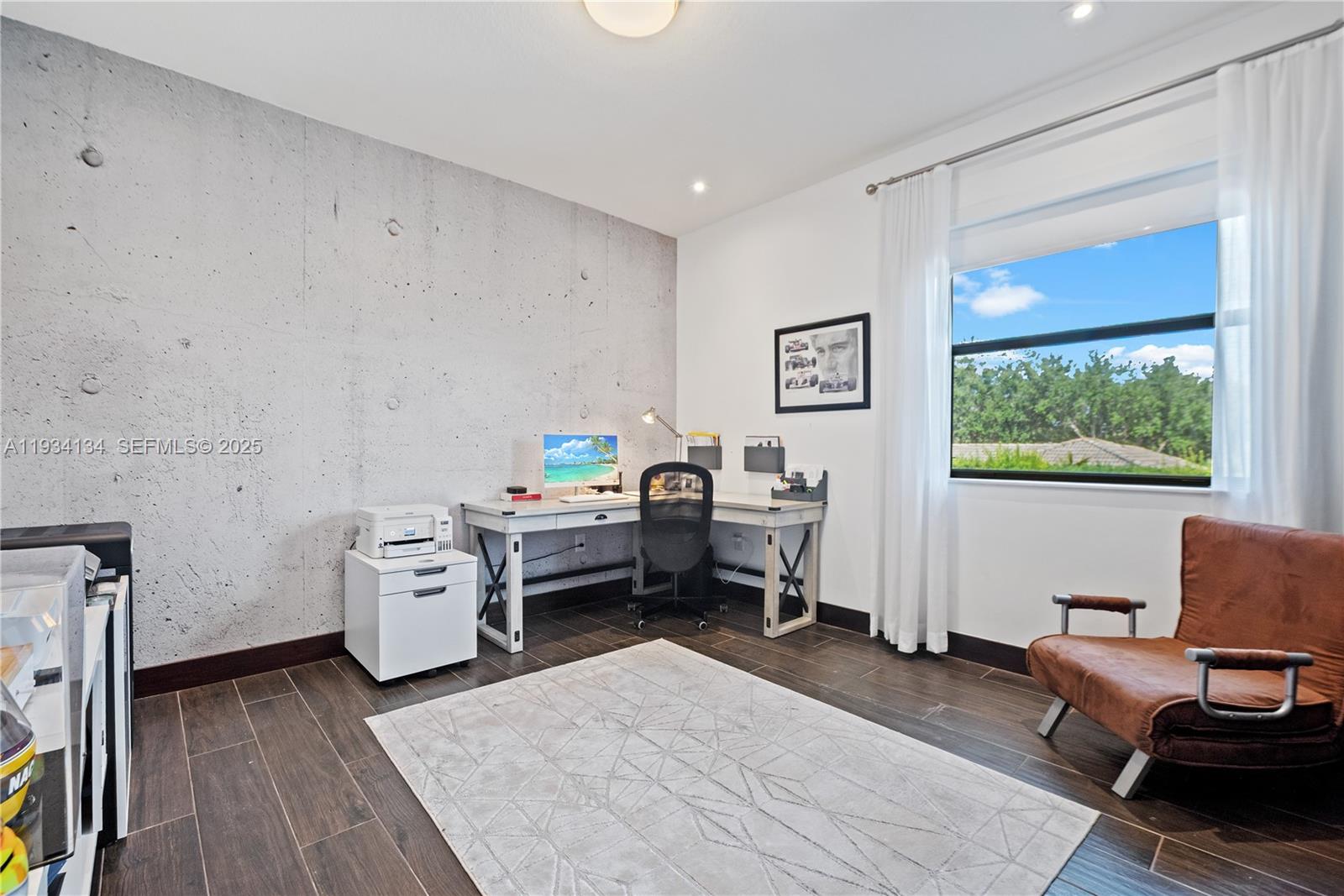 DUNNWOODY LAKE - Residential