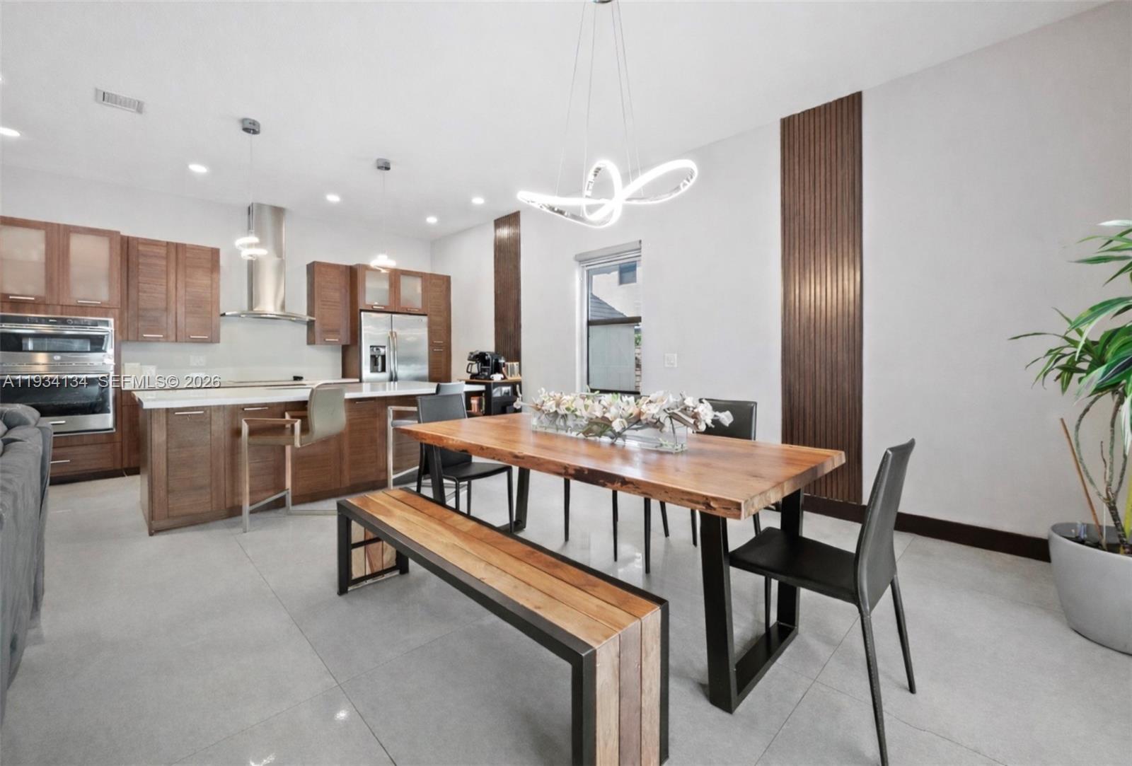 DUNNWOODY LAKE - Residential