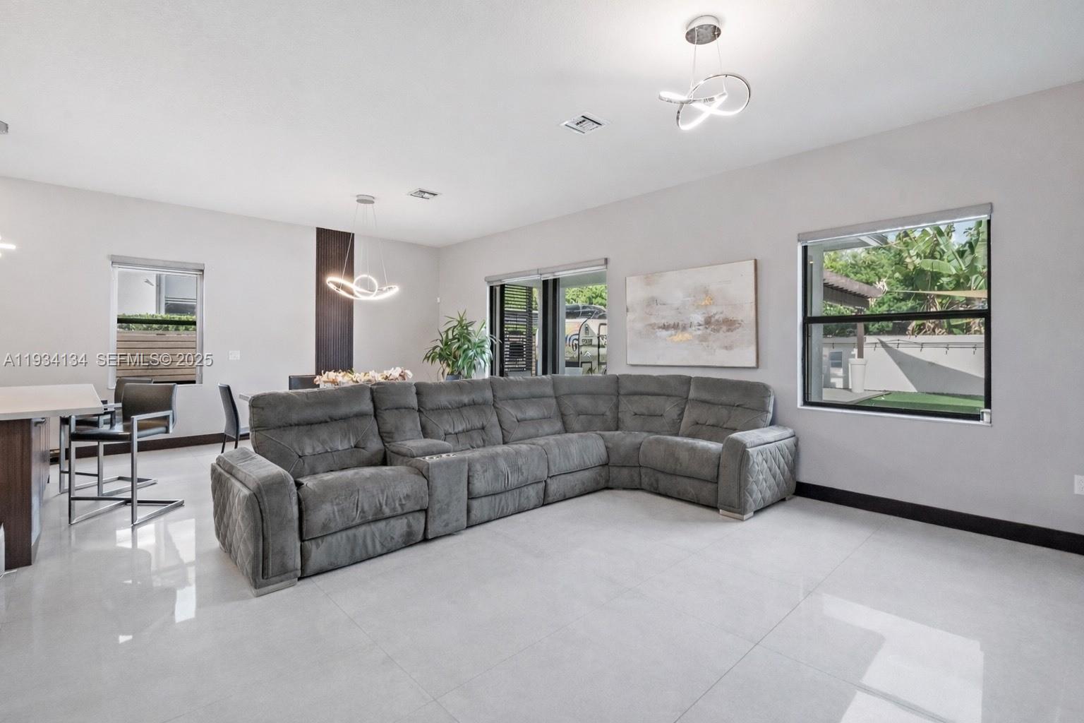 DUNNWOODY LAKE - Residential