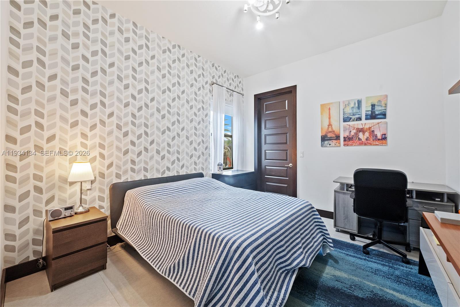 DUNNWOODY LAKE - Residential