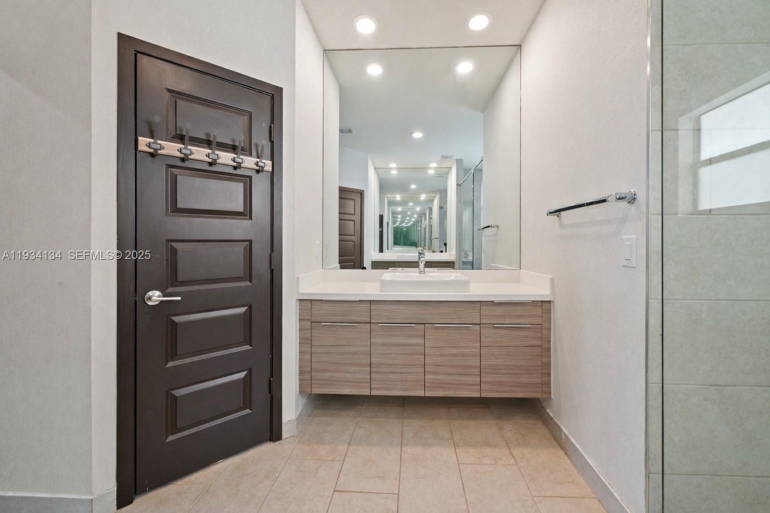 DUNNWOODY LAKE - Residential