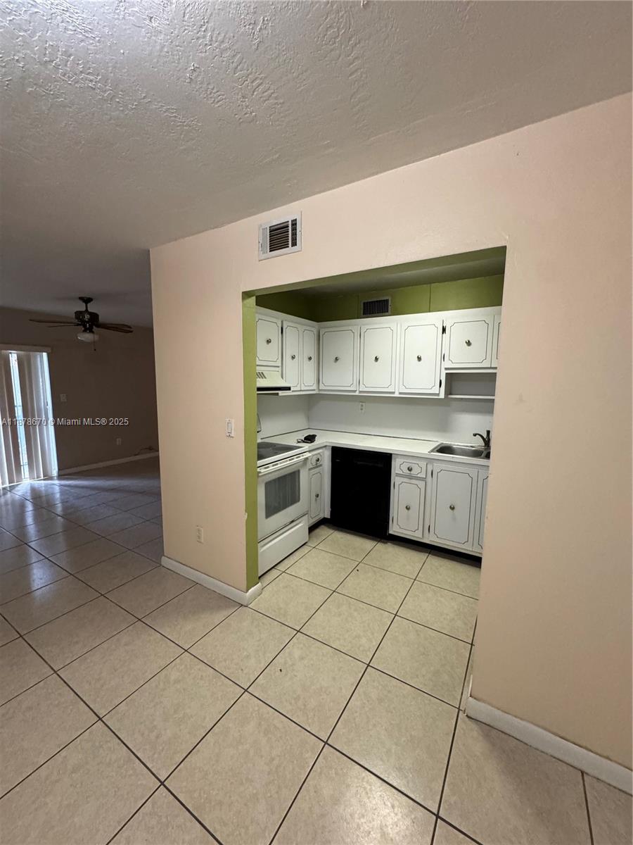 10353 N Kendall Dr BB2