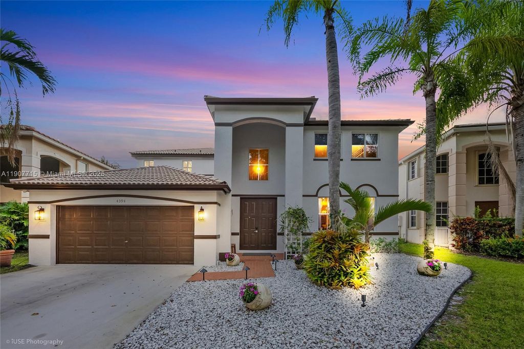 Photo of 4394 Fox Ridge Dr, Weston, FL 33331 (MLS # A11907715)