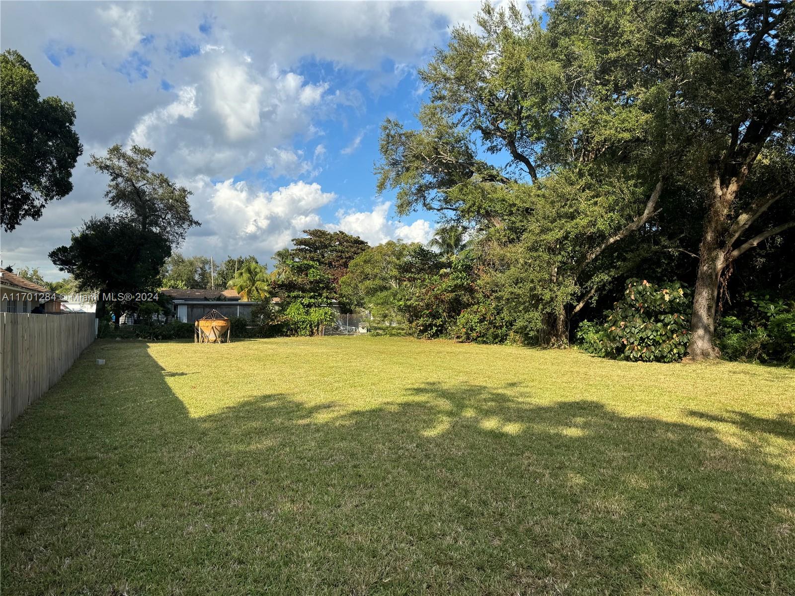 PINEWOOD PARK PL AMD 2ND - Land