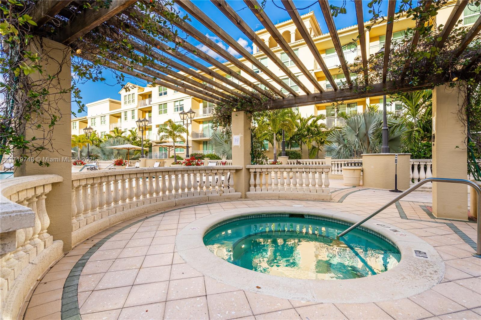 PALMETTO PLACE CONDO - Residential Lease