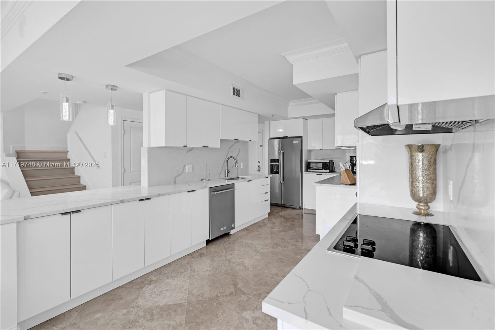 PALMETTO PLACE CONDO - Residential Lease