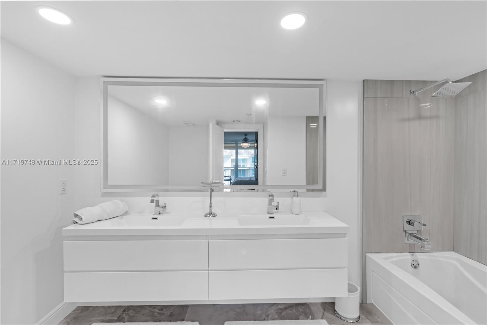 PALMETTO PLACE CONDO - Residential Lease