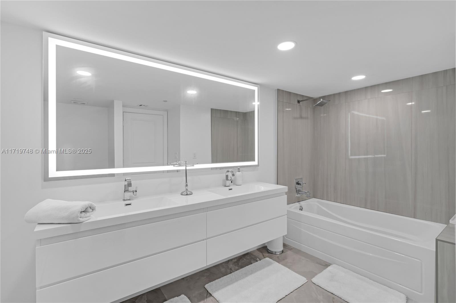 PALMETTO PLACE CONDO - Residential Lease
