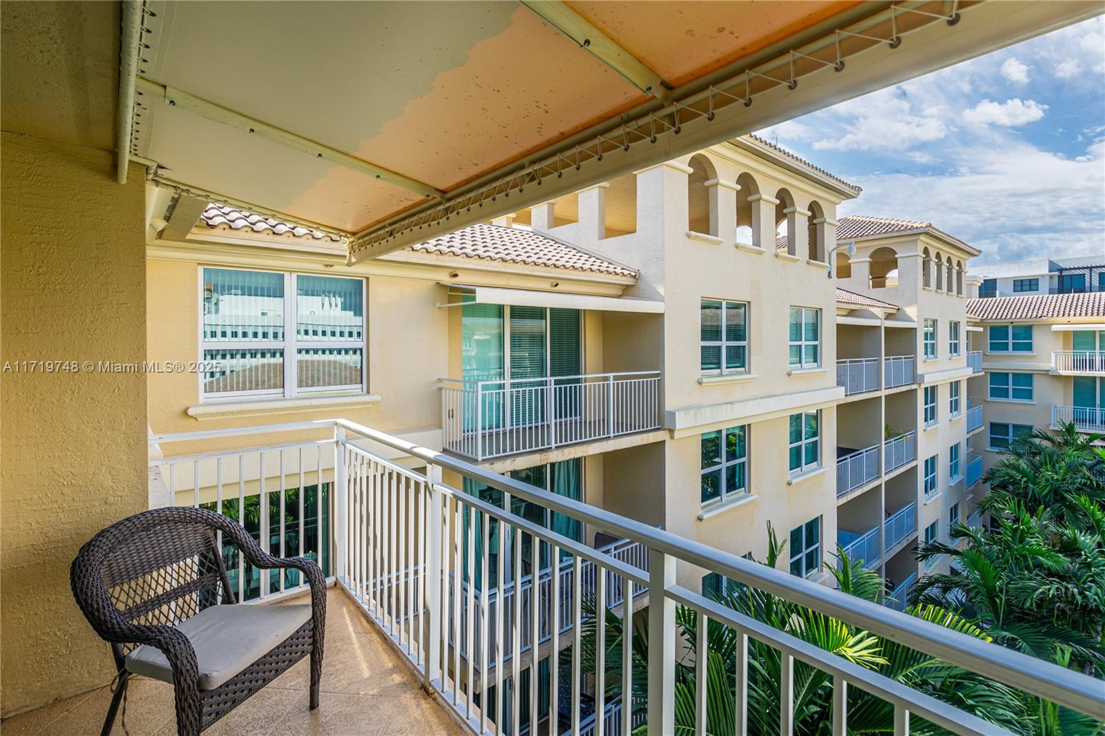 PALMETTO PLACE CONDO - Residential Lease
